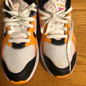 Women pumas ' Multicolor Sneakers